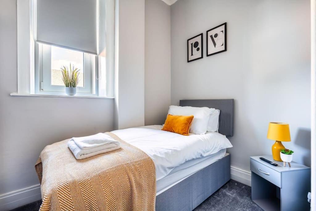 ווישאו Kali Apartment - Spacious 3 Bed Apartment In Wishaw מראה חיצוני תמונה